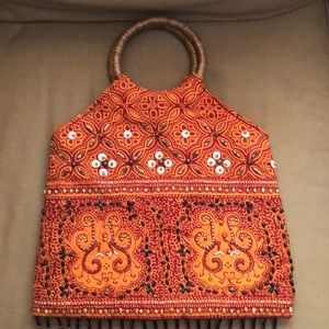 Spring/summer beaded bag w/magnetic snap closure!